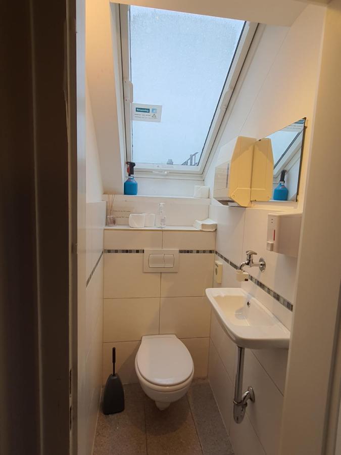Single Room with Shared Shower and Toilet,1170441649:JPEG