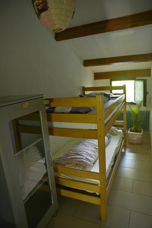 Kleines Zweibettzimmer